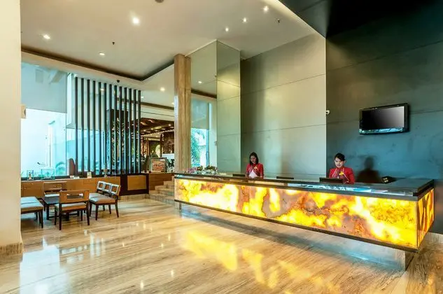 Ibis Styles Makassar Sam - Lobi