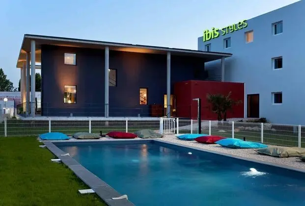 ibis Styles Pertuis 