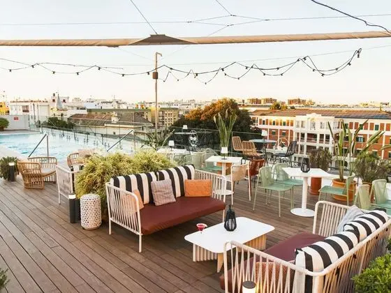 Ibis Styles Sevilla Santa Justa - Havuz
