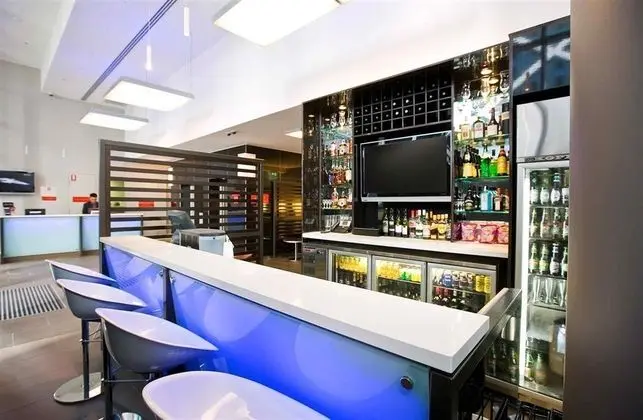 Ibis Sydney King Street Wharf - Bar
