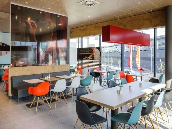 Ibis Wien Hauptbahnhof - Yerinde Yemek