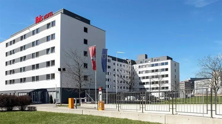 ibis Zurich Messe-Airport - Genel