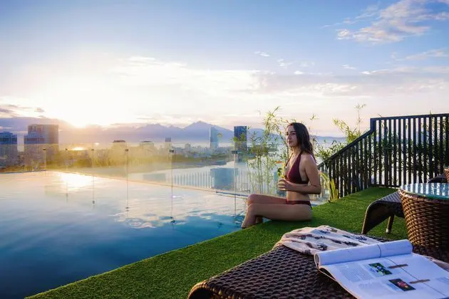 Ibiza Riverfront Hotel Da Nang - Havuz