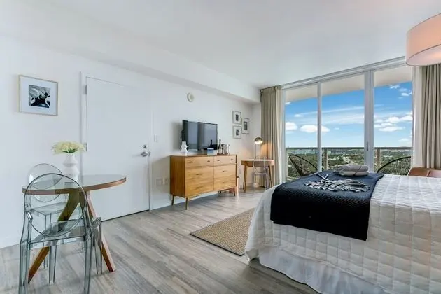iCoconutGrove Vacation Rentals - Oda