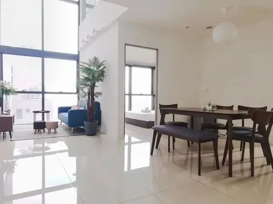 Icon City Service Apartment