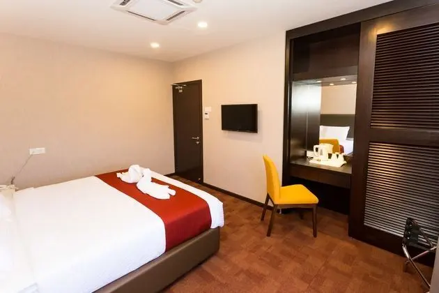 ICON HOTEL