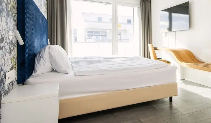 Hotel Idea - Öne Çıkan Resim