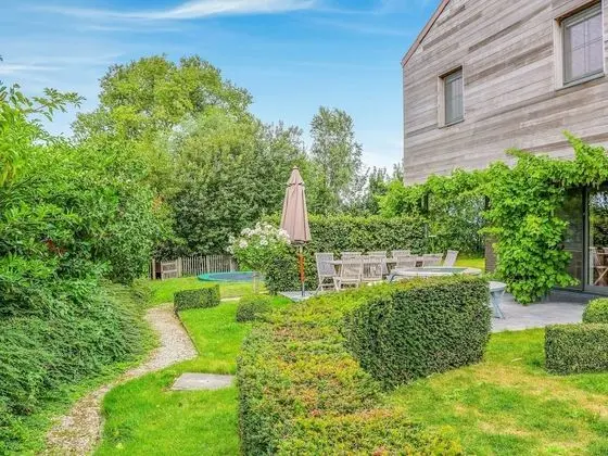 Ideal Holiday Home in Gijverinkhove With Terrace, Garden
