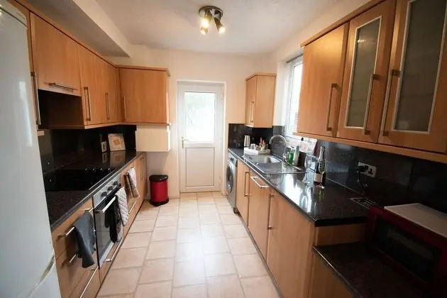 Ideal Lodgings in Whitefield - Mutfak