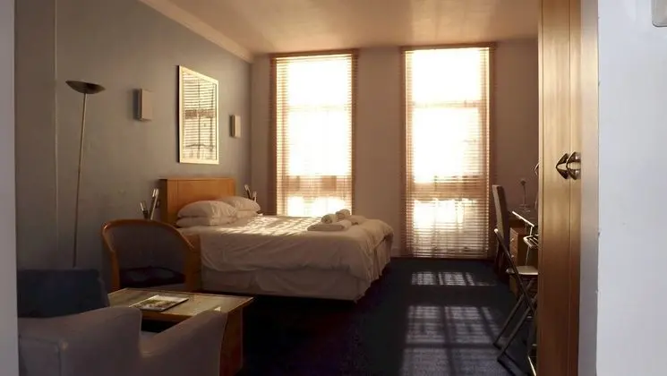 Ideally Located Convenient City Centre Studio Apartment - İç Mekan