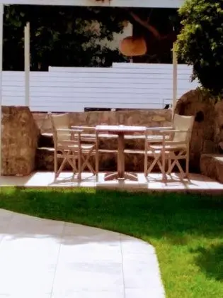 IDOMENEAS APARTMENTS - Dış Mekan