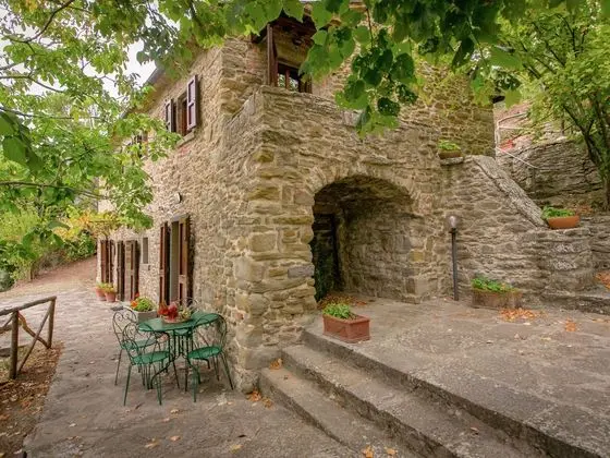 Idyllic Villa in Cortona With Swimming Pool