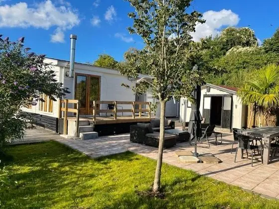 Idyllic Holiday Home in Ooltgensplaat With Private Terrace