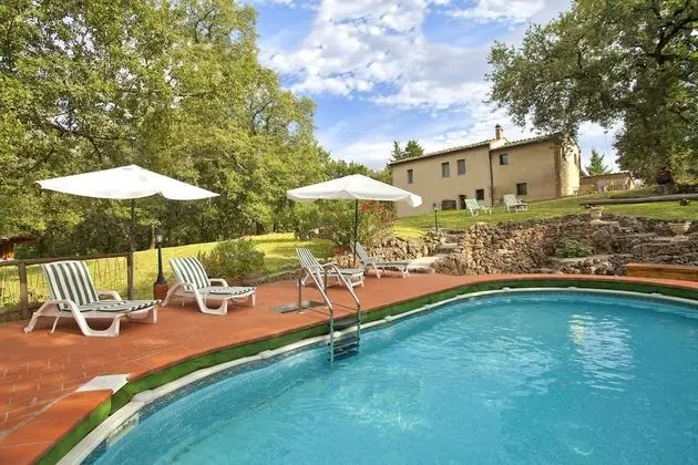 Idyllic old Charming Cottage Near Siena 10 km