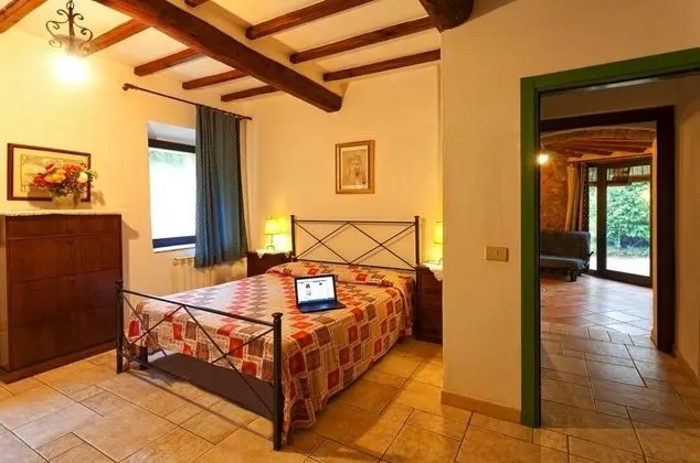 Idyllic old Charming Cottage Near Siena 10 km - Oda
