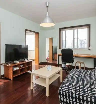 iFamily Apartment Hongfeng Branch