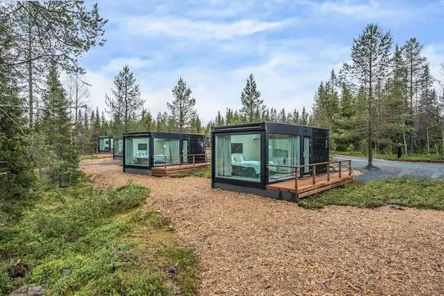 Iisakki Glass Village