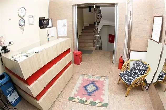 İkiz Palmiye Kız Öğrenci Pansiyonu - Caters to Women - Hostel - Lobi