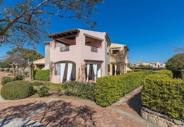 Il Borgo 16/6 700mt From The Beach