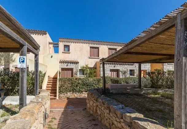 Il Borgo Cirri 700 MT From The Beach