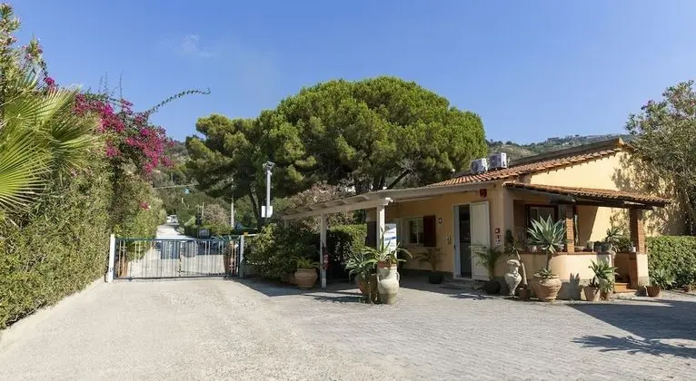 Il Calabriano Villaggio Residence