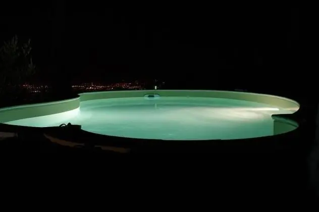 Il Casale delle Ginestre Bed & Breakfast - Havuz