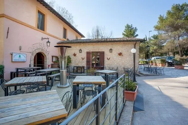 Il Castello Di Campello - Yerinde Yemek