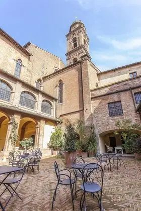 Il Chiostro Del Carmine