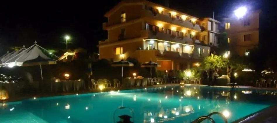 Hotel Il Corsaro - Havuz