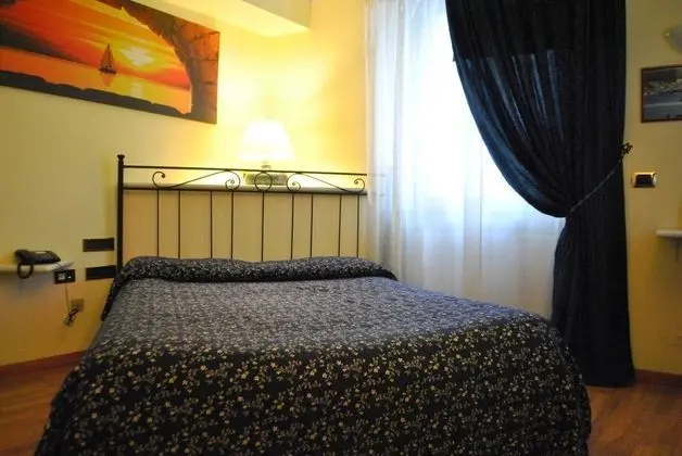 Il Loggiato Dei Serviti