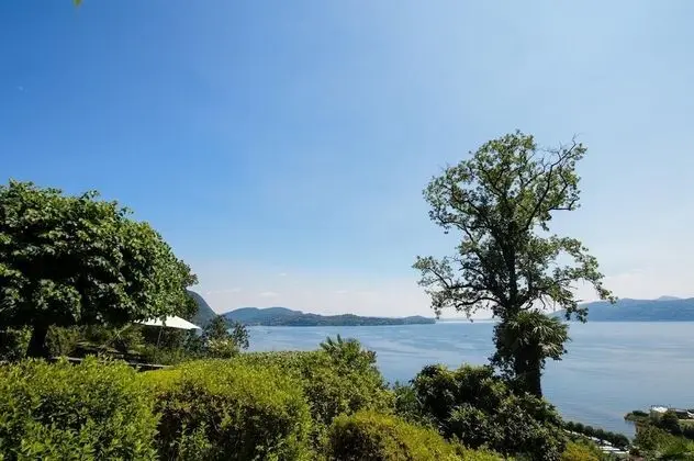 Il Motto Villa With big Garden and Amazing Lake View