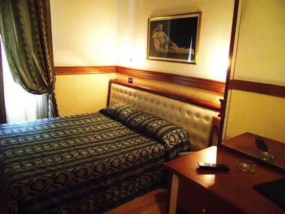 Il Piccolo Di Piazza di Spagna