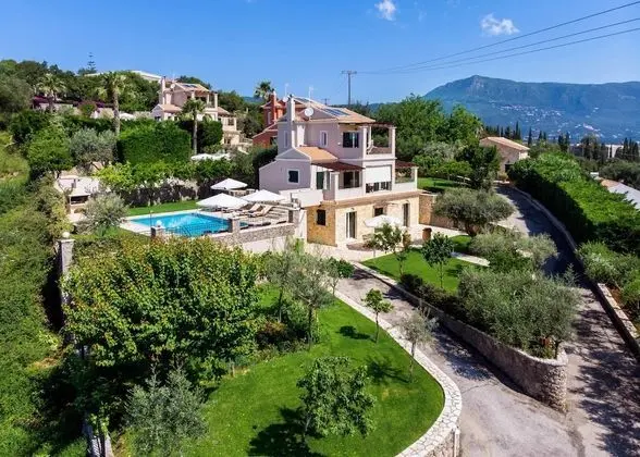 Il Tesori Dassia Villas