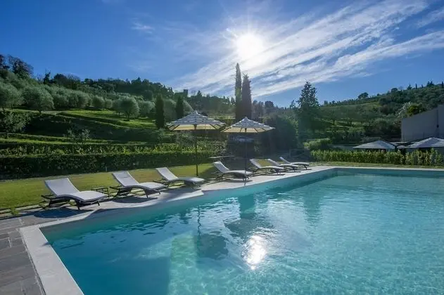 Villa Il Tinaio With Private Pool Garden Terraces and Parking