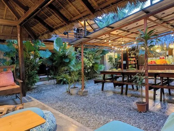 Ilakai Hostel - Adults Only - Yerinde Yemek