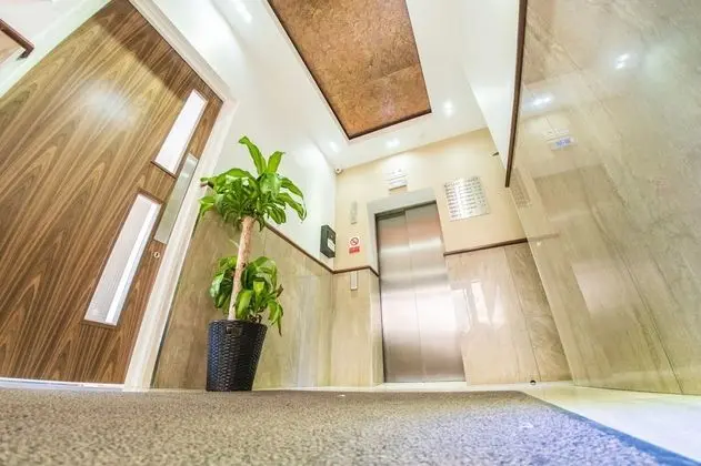 Ilford Tower Apartments - Lobi