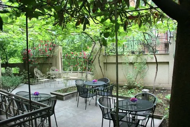 Iliani Hotel