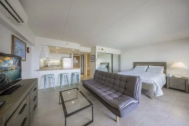 Ilikai by Luana Hawaii Vacation Rentals - Oda