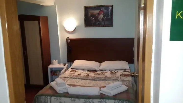 İlk Otel