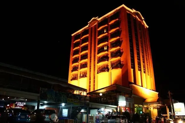 Iloilo Business Hotel - Dış Mekan