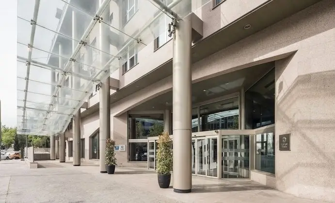 Hotel ILUNION Alcalá Norte - Dış Mekan