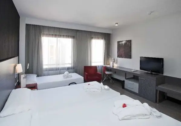 Ilunion Suites Madrid - Oda
