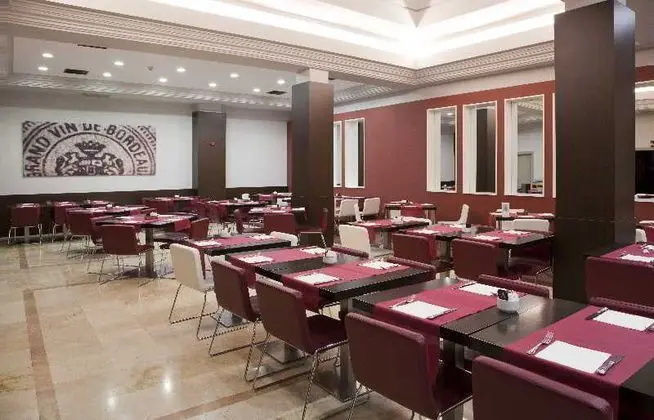 Ilunion Suites Madrid - Yeme / İçme