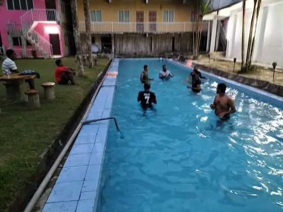 Iman D'Semungkis Resort & Training Cente - Havuz