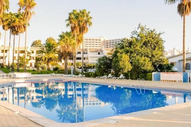 Immaculate 1-bed Apartment in Albufeira - Havuz
