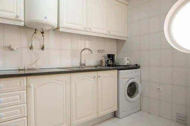 Immaculate 1-bed Apartment in Albufeira - Mutfak