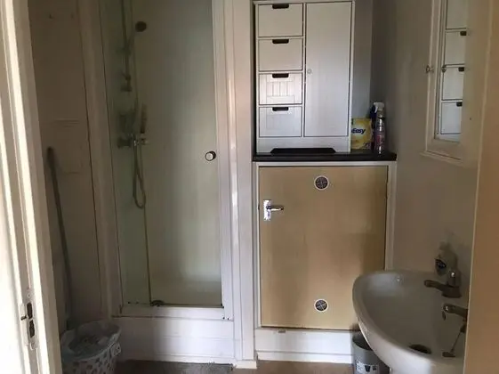 Immaculate 1-bed Apartment in Stoke-on-trent - Banyo Tipleri