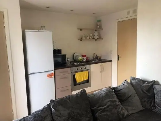 Immaculate 1-bed Apartment in Stoke-on-trent - Mutfak