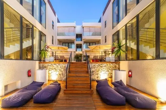Immaculate 2-bed Apartment in Pereybere Grand Baie - Dış Mekan