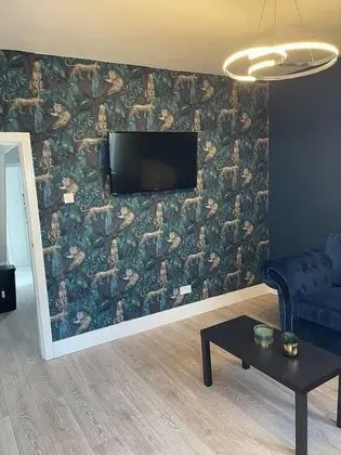Immaculate 2-bed Apartment in Wallasey - Oda Düzeni